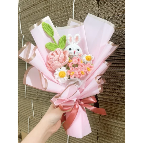 Bó hoa tốt nghiệp handmade, bó hoa len tốt nghiệp bông heo, thỏ làm quà tặng - Chill Craft - Hình ảnh 3